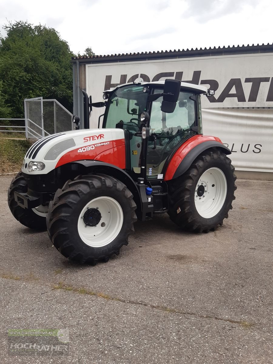 Traktor van het type Steyr 4090 Kompakt (Stage V), Neumaschine in Kronstorf (Foto 3)