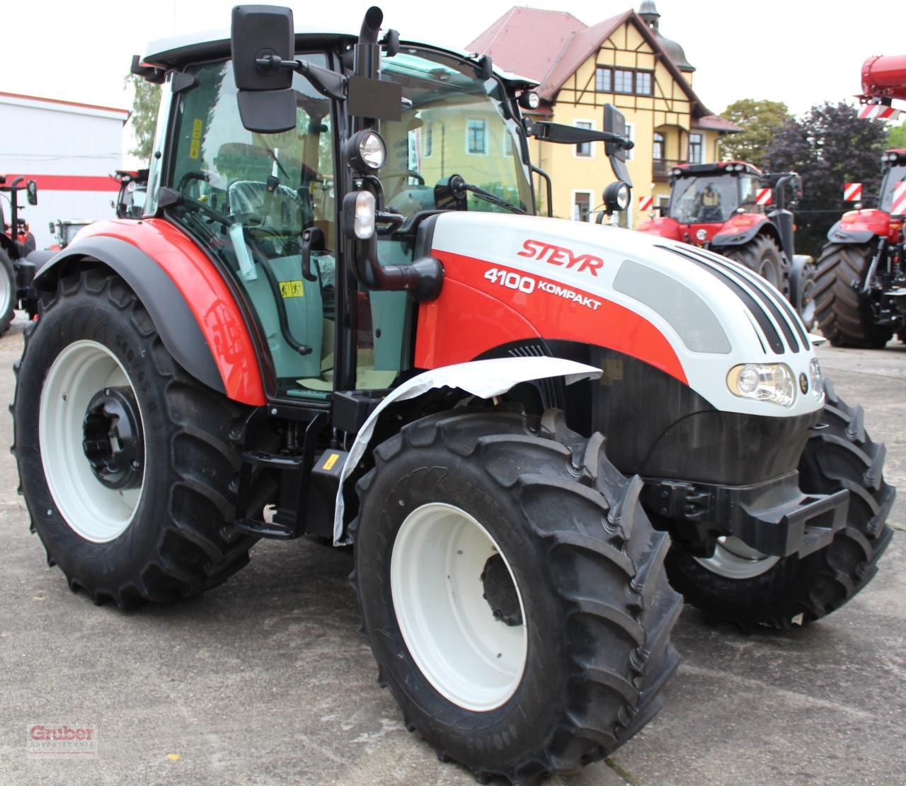 Traktor del tipo Steyr 4100 HiLo, Neumaschine en Leipzig OT Engelsdorf (Imagen 1)