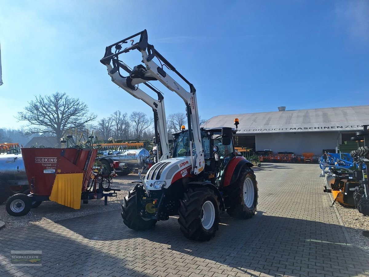 Traktor of the type Steyr 4100 Kompakt (Stage V), Neumaschine in Aurolzmünster (Picture 2)