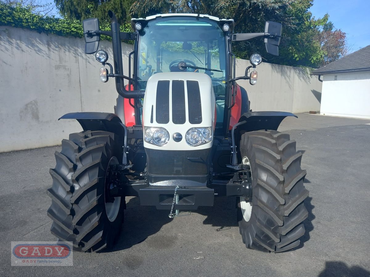 Traktor of the type Steyr 4100 Kompakt (Stage V), Neumaschine in Lebring (Picture 3)