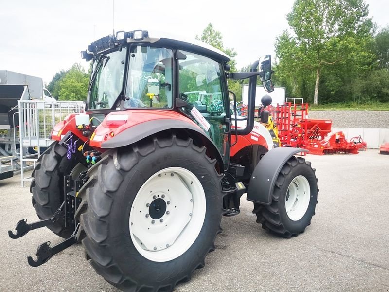 Traktor van het type Steyr 4100 Kompakt (Stage V), Neumaschine in St. Marienkirchen (Foto 5)