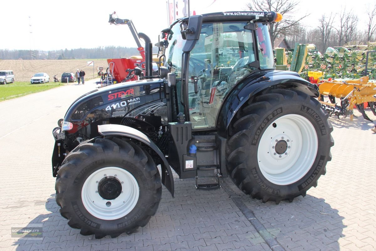 Traktor of the type Steyr 4110 Multi (Stage V), Neumaschine in Aurolzmünster (Picture 2)