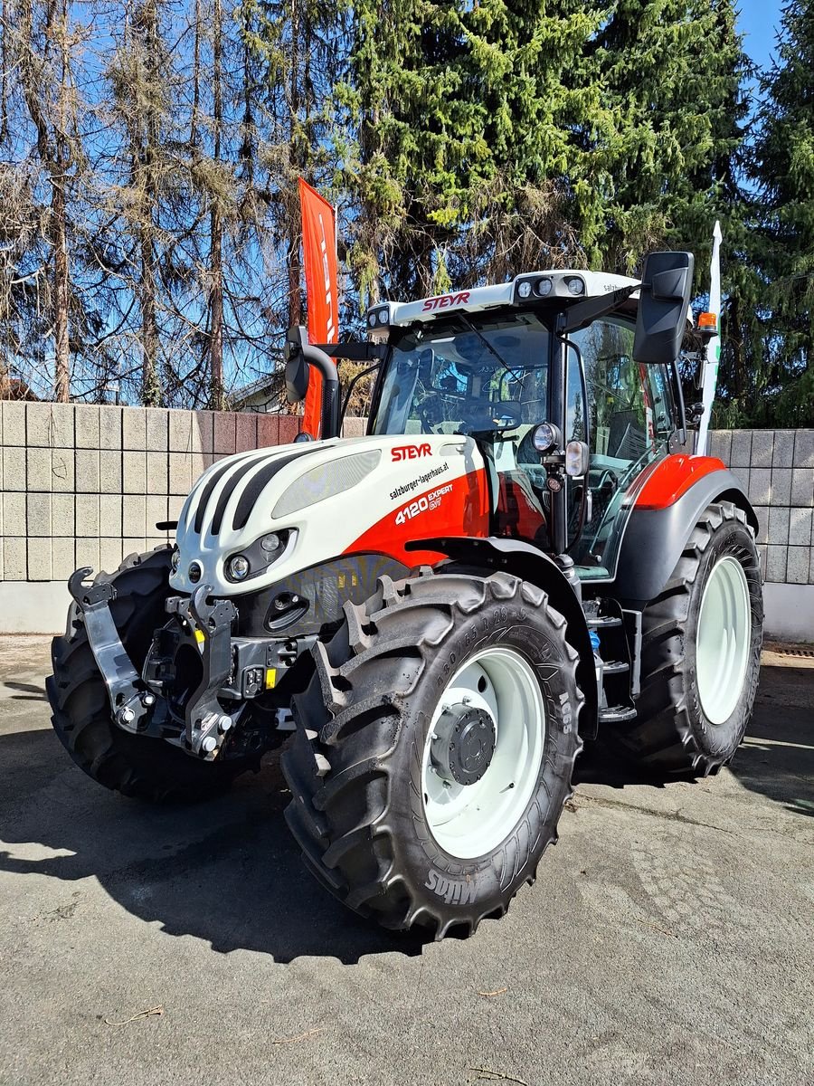 Traktor van het type Steyr 4120 Expert CVT, Neumaschine in Bergheim (Foto 1)