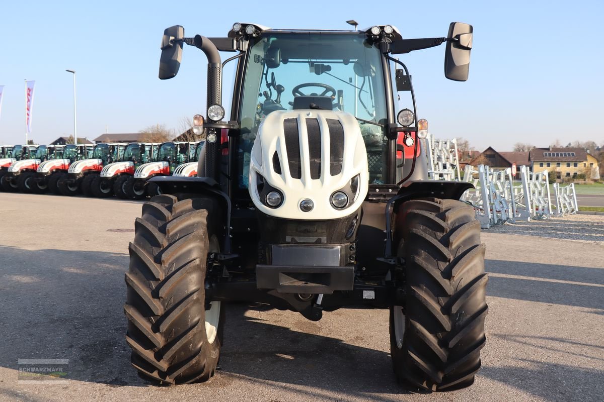 Traktor of the type Steyr 4120 Expert CVT, Vorführmaschine in Gampern (Picture 5)