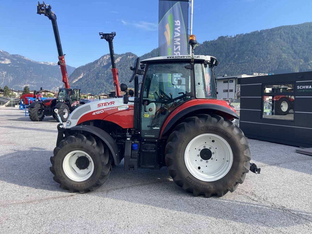 Traktor van het type Steyr 4120 Kompakt (Stage V), Neumaschine in Schlitters (Foto 1)