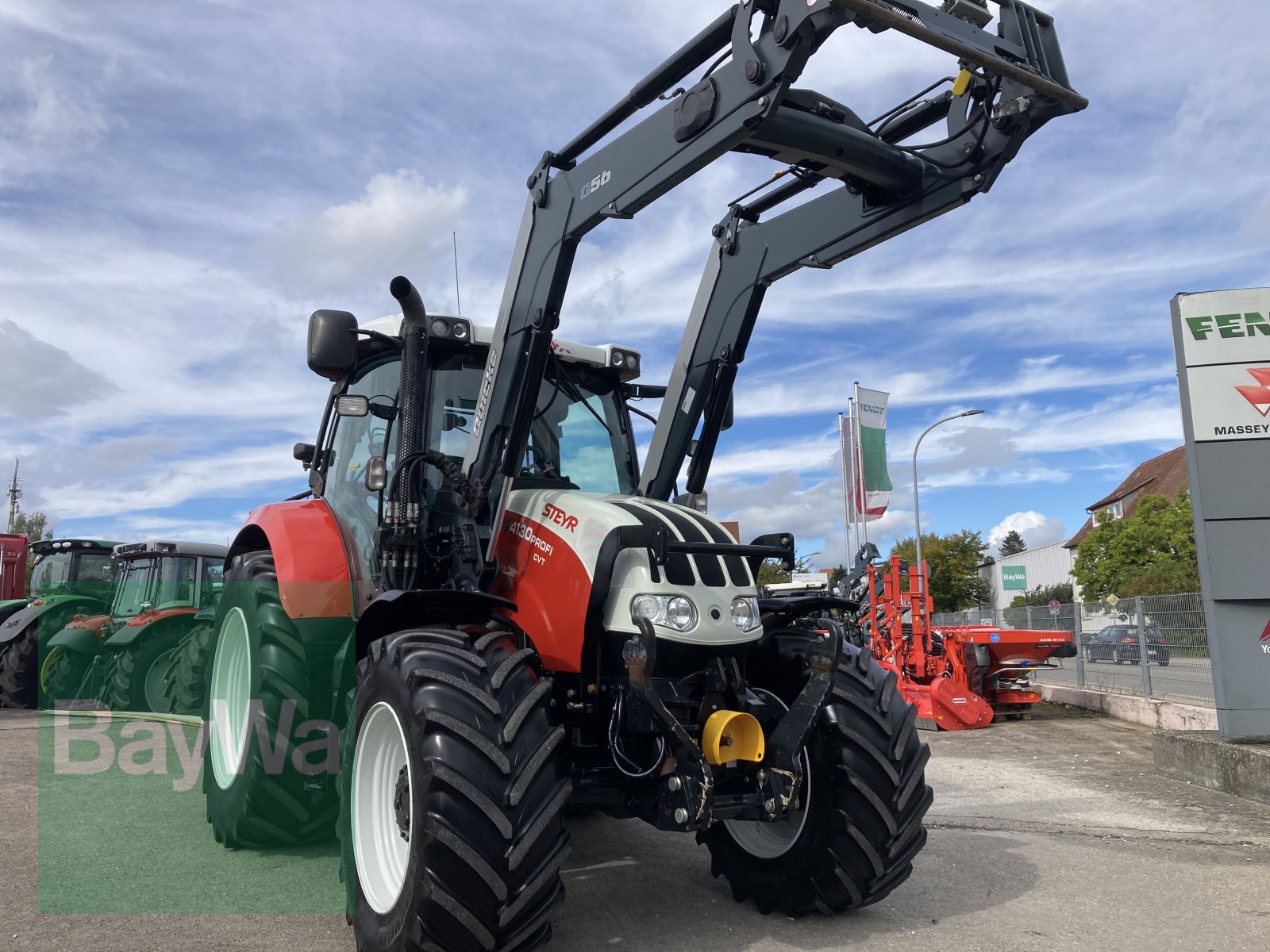 Traktor of the type Steyr 4130 Profi CVT + Quicke Q56 Frontlader, Gebrauchtmaschine in Dinkelsbühl (Picture 2)