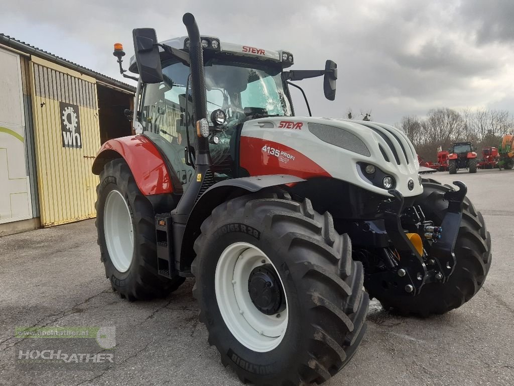 Traktor of the type Steyr 4135 Profi CVT, Mietmaschine in Kronstorf (Picture 2)