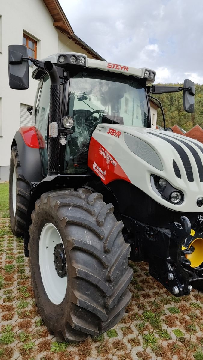 Traktor of the type Steyr 4140 Expert CVT, Vorführmaschine in Kirchschlag (Picture 3)