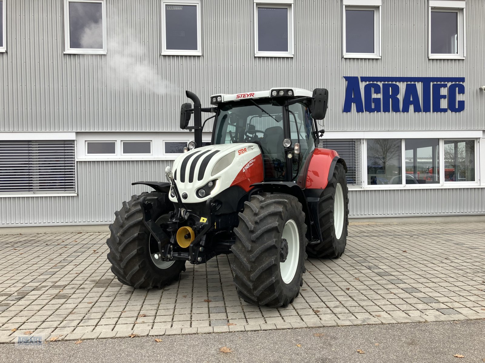 Traktor of the type Steyr 6145 Profi CVT, Gebrauchtmaschine in Salching bei Straubing (Picture 1)