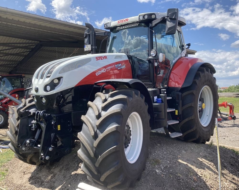 Traktor van het type Steyr 6240 Absolut CVT, Neumaschine in Gülzow-Prüzen OT Mühlengeez (Foto 1)