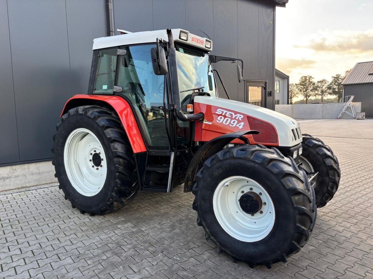 Traktor des Typs Steyr 9094, Gebrauchtmaschine in Daarle (Bild 4)