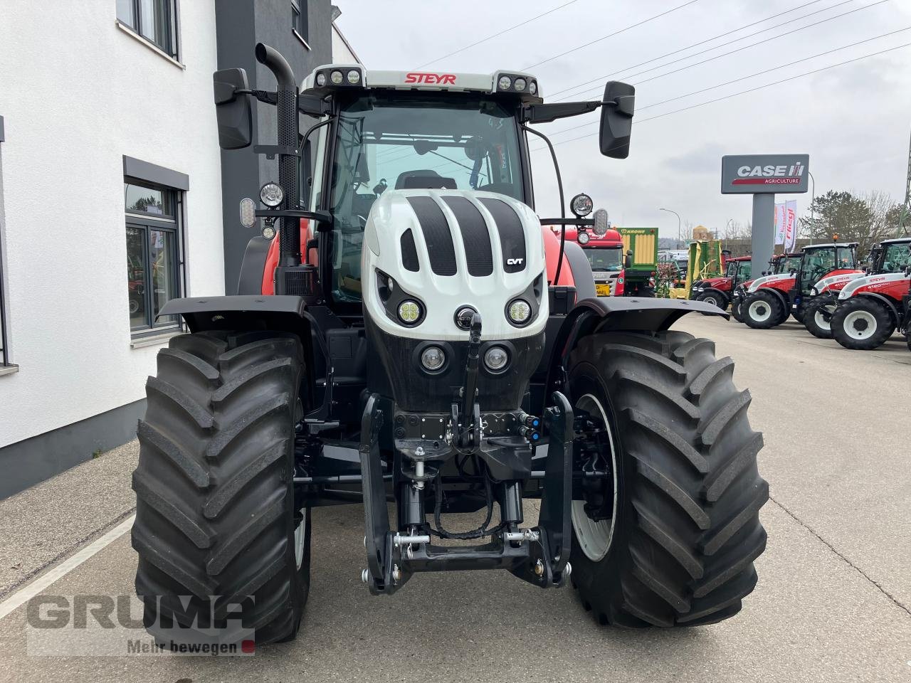 Traktor of the type Steyr Absolut 6240 CVT, Neumaschine in Friedberg-Derching (Picture 2)