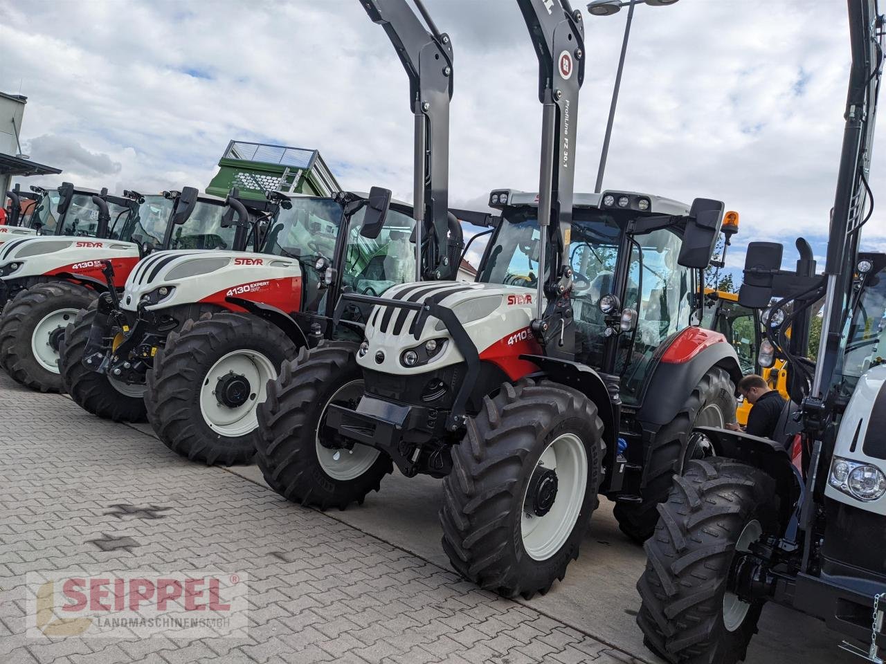 Traktor del tipo Steyr EXPERT 4110 CVT mit Stoll FZ 30.1, Neumaschine In Groß-Umstadt (Immagine 2)