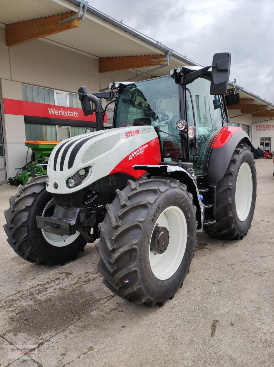 Traktor van het type Steyr Expert 4110 CVT, Neumaschine in Luizhausen-Lonsee (Foto 1)