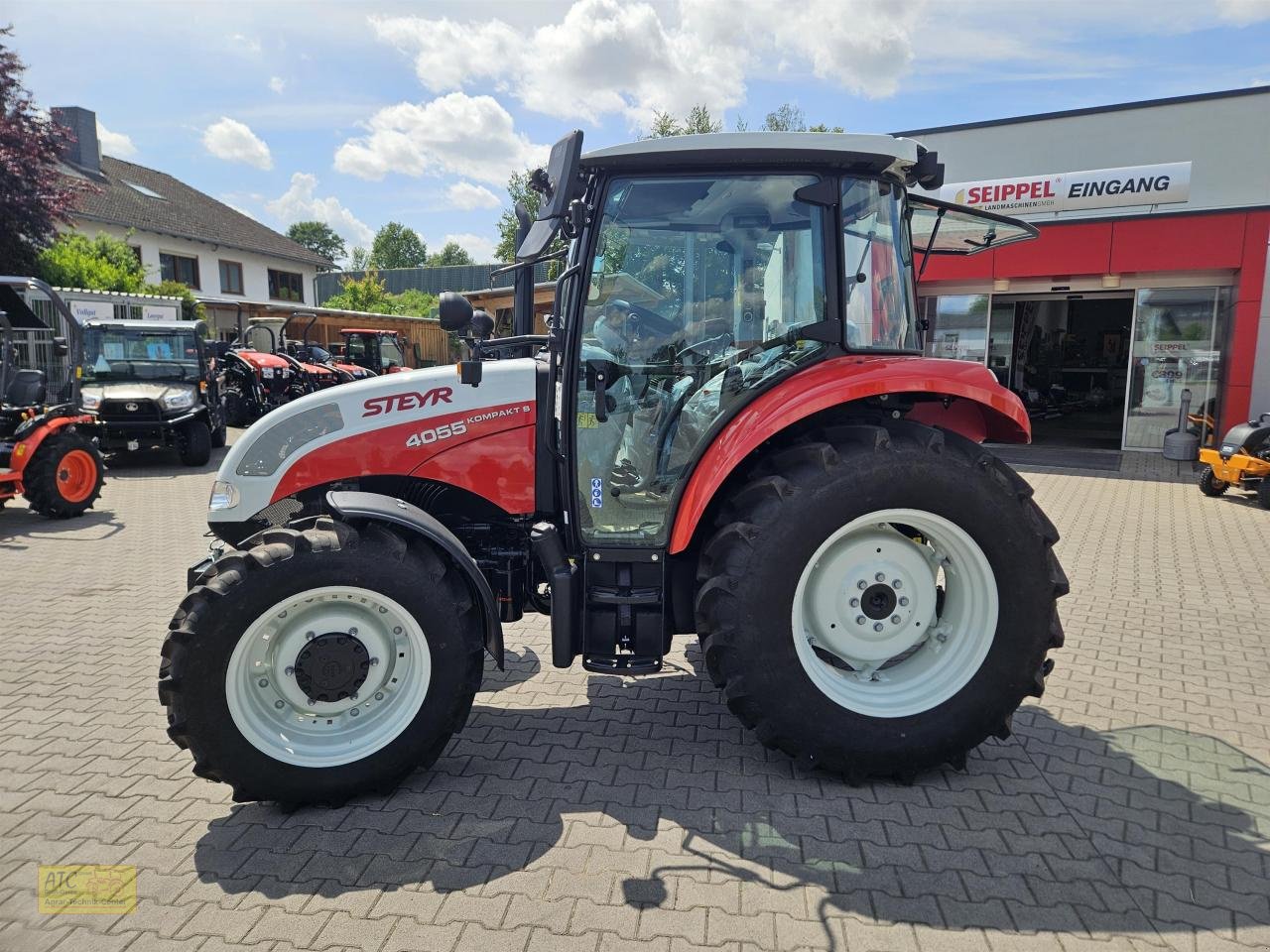 Traktor van het type Steyr KOMPAKT 4055 S, Neumaschine in Groß-Gerau (Foto 2)