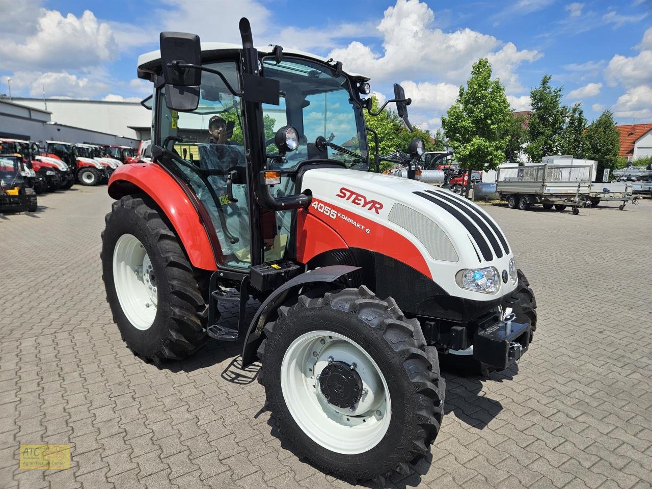 Traktor van het type Steyr KOMPAKT 4055 S, Neumaschine in Groß-Gerau (Foto 4)