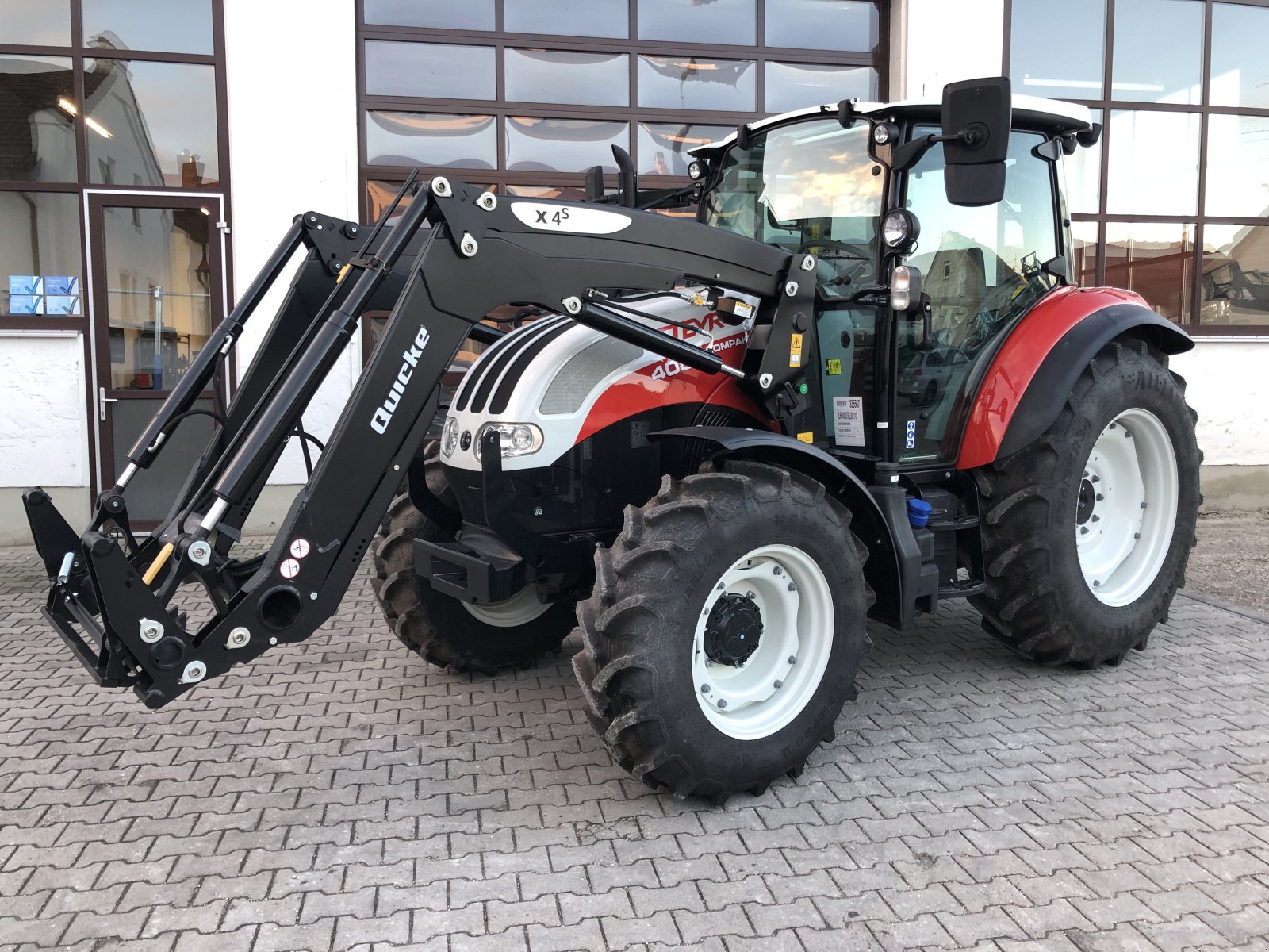 Traktor Türe ait Steyr KOMPAKT 4080 HILO, Neumaschine içinde Bodenkirchen (resim 4)