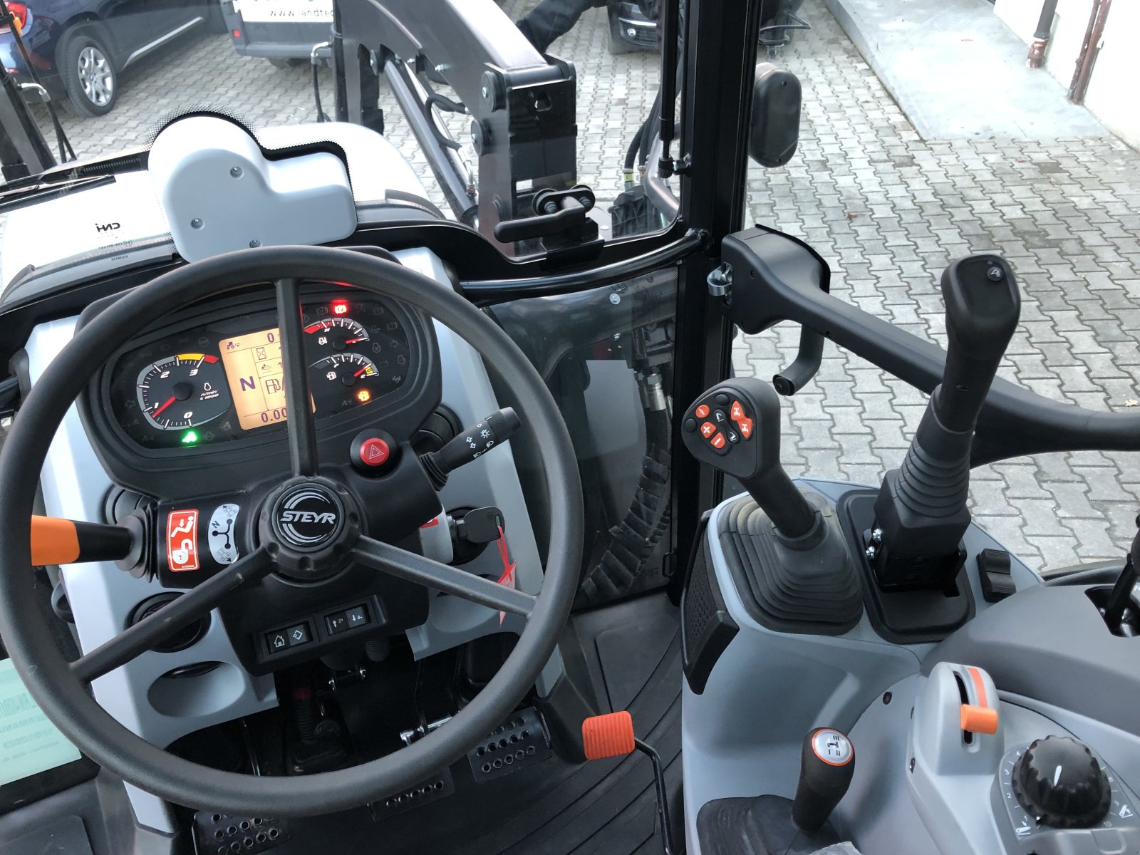 Traktor Türe ait Steyr KOMPAKT 4080 HILO, Neumaschine içinde Bodenkirchen (resim 15)