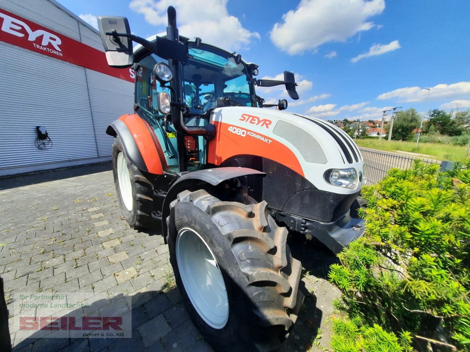 Traktor Türe ait Steyr Kompakt 4080 HILO, Neumaschine içinde Ansbach (resim 1)