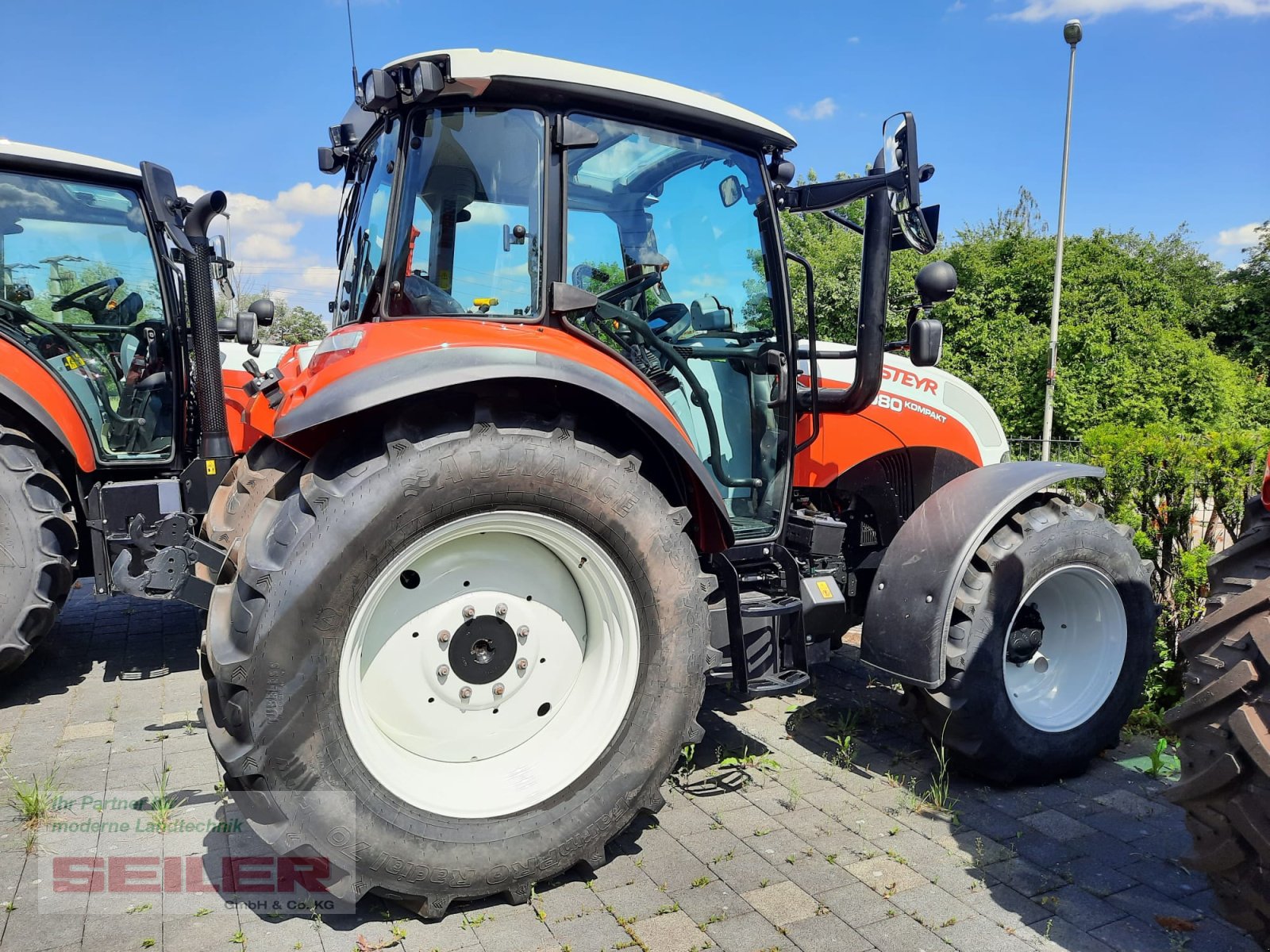 Traktor van het type Steyr Kompakt 4080 HILO, Neumaschine in Ansbach (Foto 3)