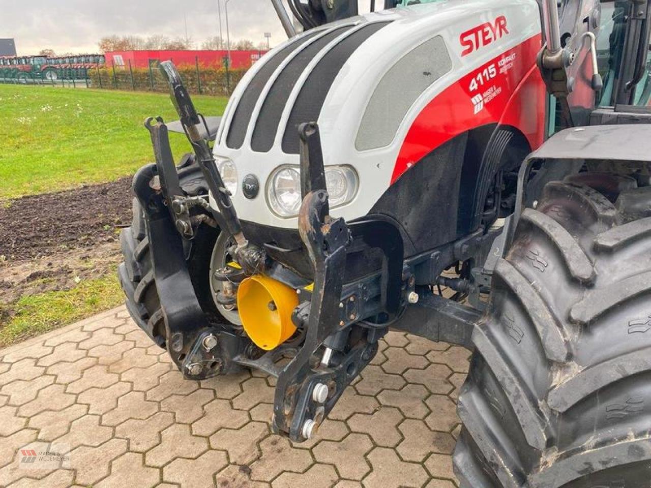 Traktor des Typs Steyr KOMPAKT 4115 MIT FZW & FRONTLADER, Gebrauchtmaschine in Oyten (Bild 3)