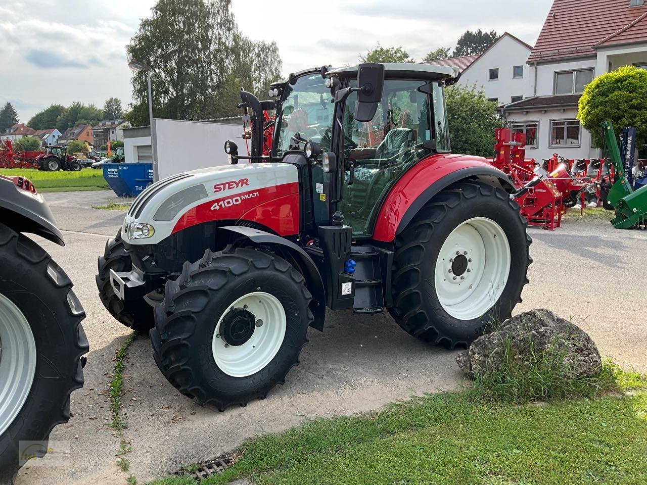 Traktor of the type Steyr Multi 4100, Neumaschine in Pfreimd (Picture 1)