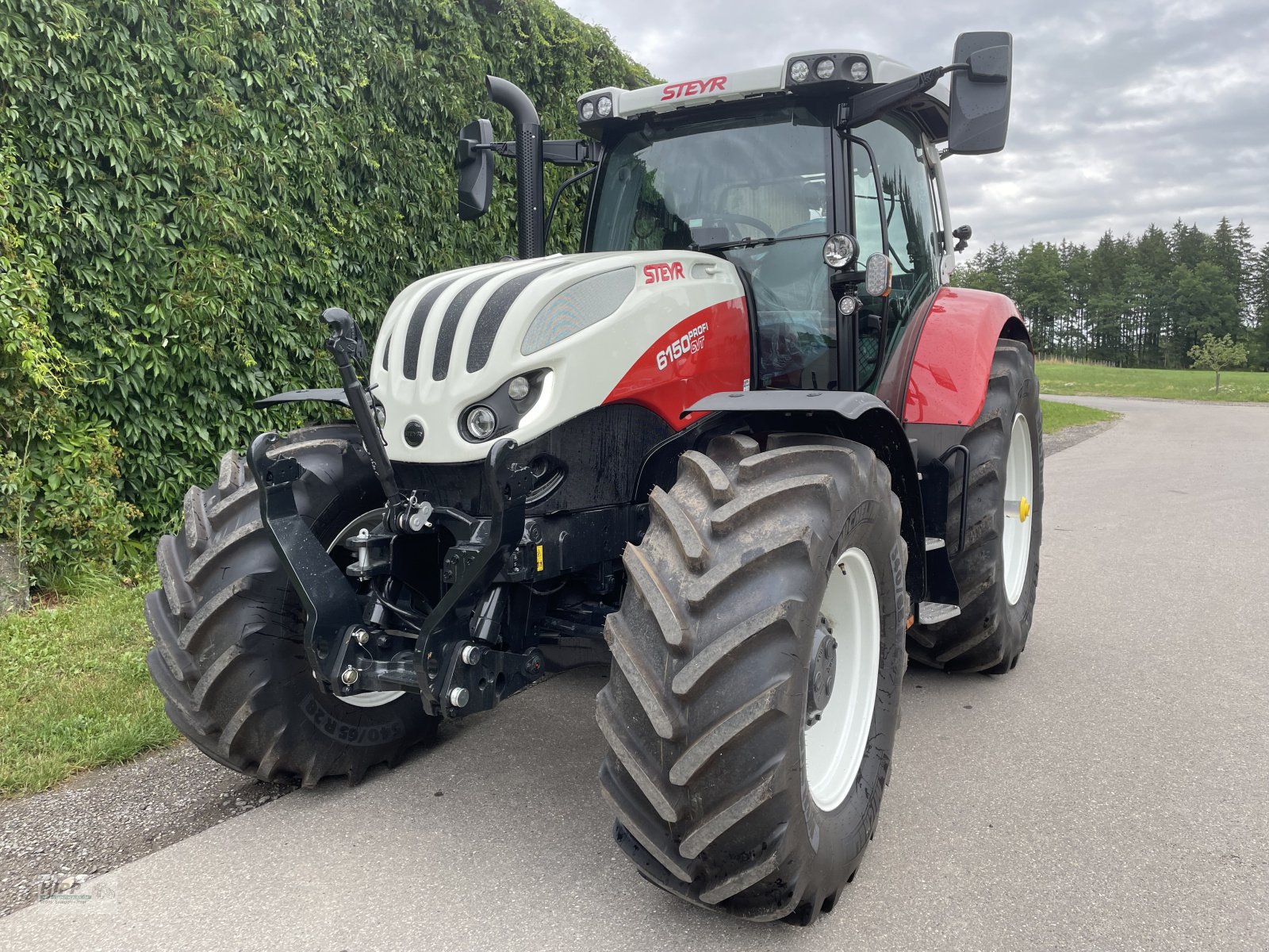 Traktor of the type Steyr Profi 6150 CVT, Neumaschine in Sauldorf (Picture 1)