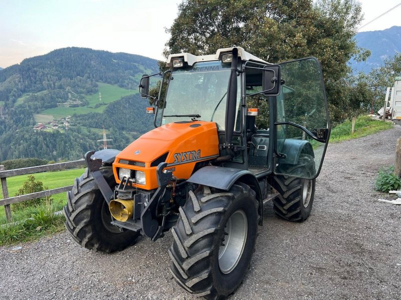 Traktor des Typs Systra 750M, Gebrauchtmaschine in Burgkirchen