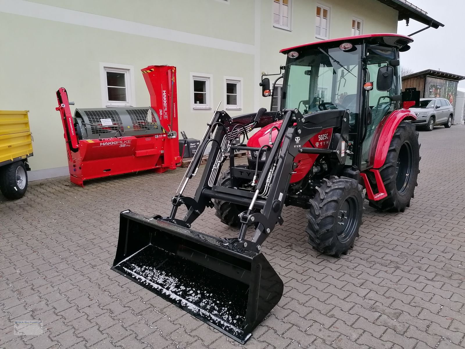 Traktor typu TYM 5025C, Neumaschine v Obing (Obrázek 2)