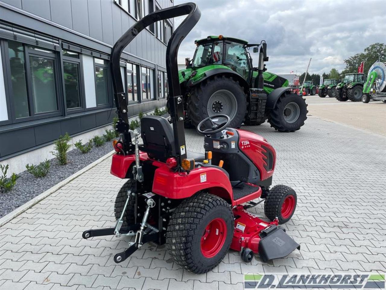 Traktor des Typs TYM T 194 HST, Neumaschine in Neuenhaus (Bild 2)