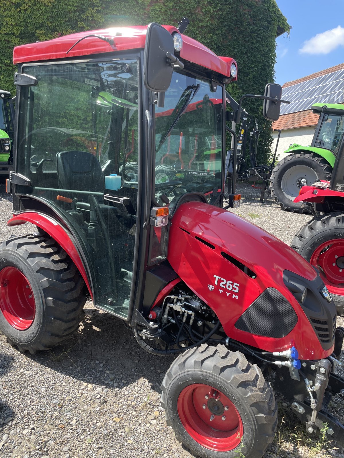 Traktor des Typs TYM T 265, Neumaschine in Ochsenhausen (Bild 2)