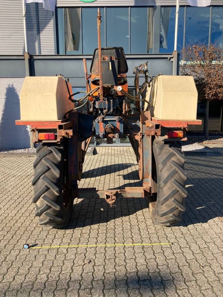 Traktor Türe ait Universal 640V, Gebrauchtmaschine içinde Borne (resim 3)