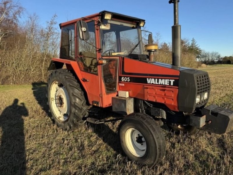 Traktor типа Valmet 605 kun kørt 6.400 timer, Gebrauchtmaschine в øster ulslev (Фотография 1)