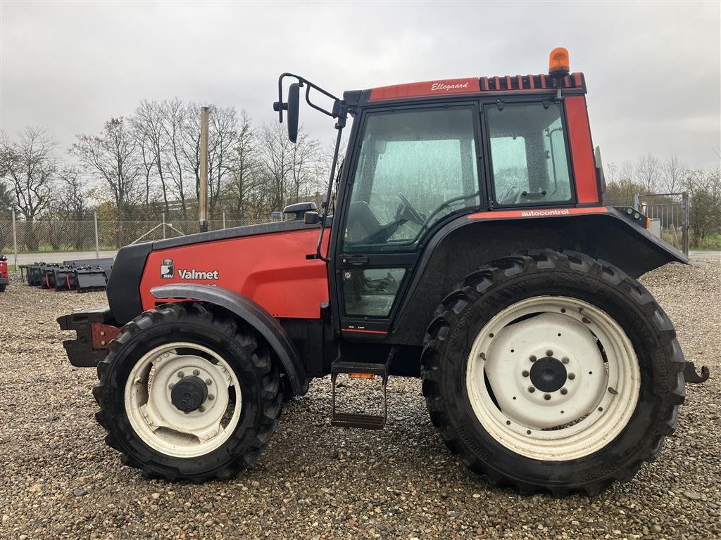 Traktor of the type Valmet 6400 monteres med helt ny frontlæsser!, Gebrauchtmaschine in Rødekro (Picture 3)