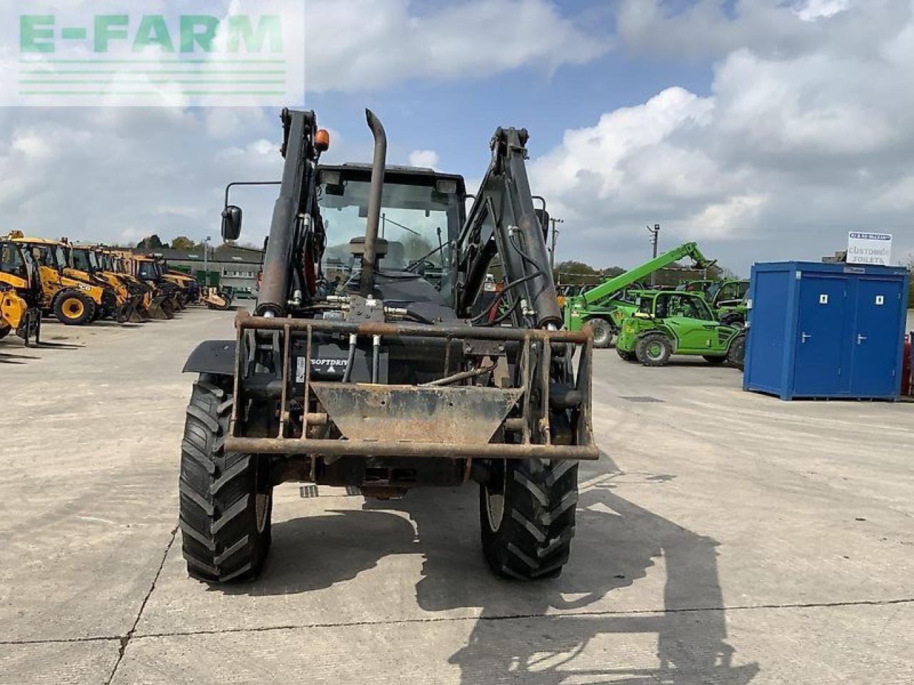 Traktor tip Valmet 8100 twin track reverse drive tractor, Gebrauchtmaschine in SHAFTESBURY (Poză 4)