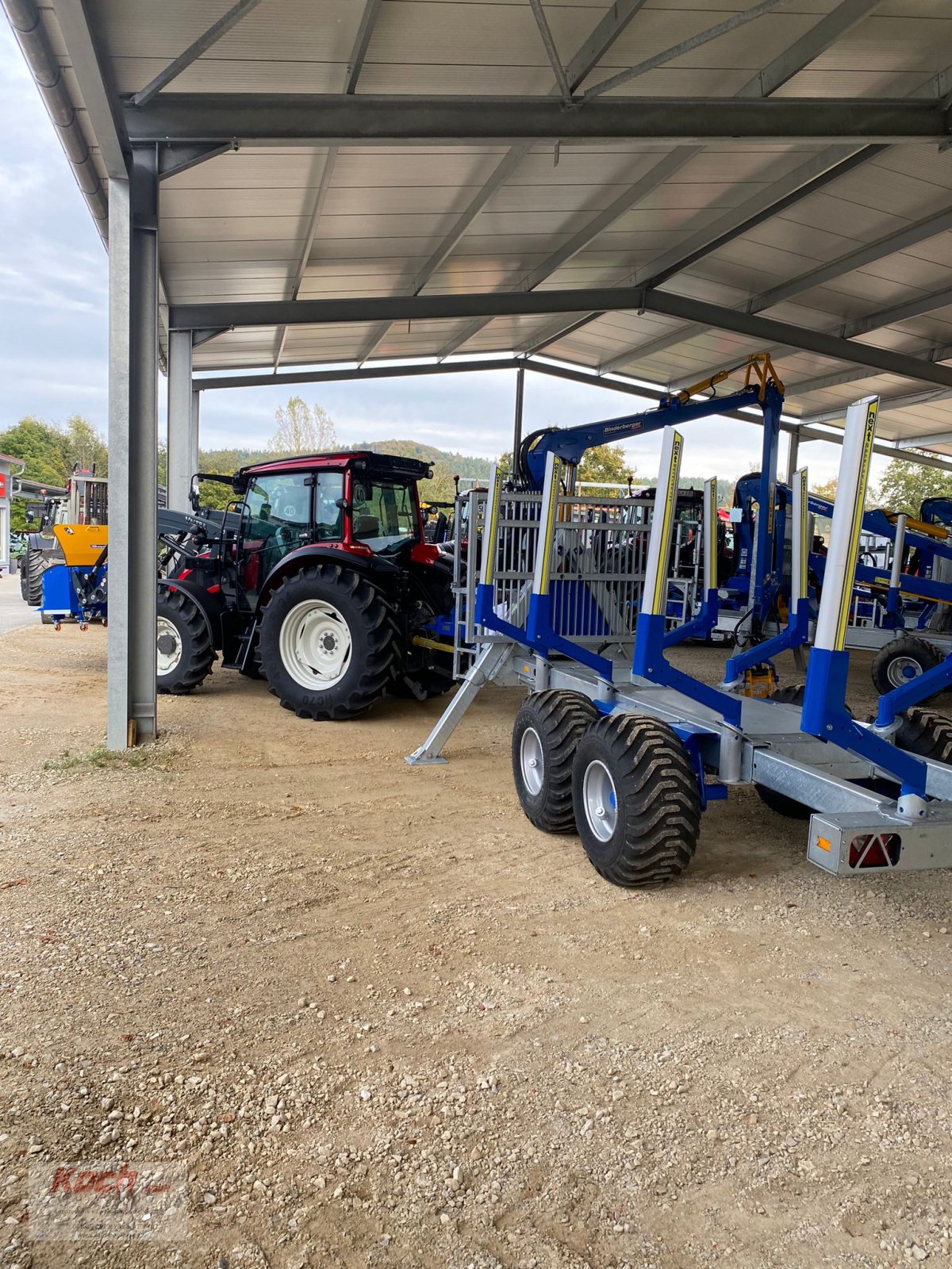 Traktor van het type Valtra und Bindeberger A 75 mit RW 10 ECO, Neumaschine in Neumarkt / Pölling (Foto 1)