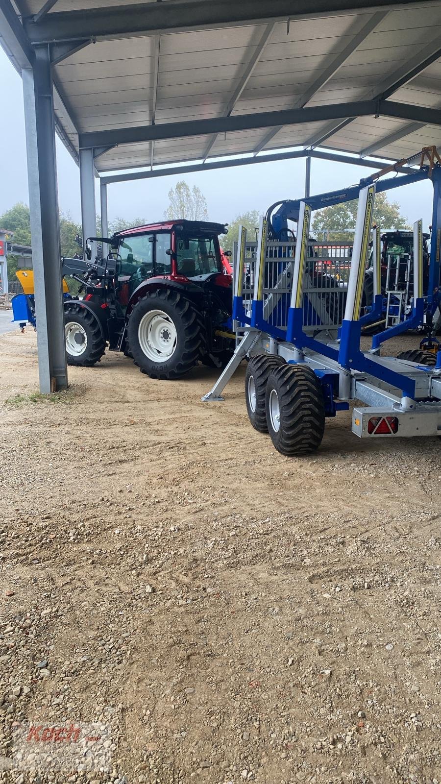 Traktor van het type Valtra und Bindeberger A 75 mit RW 10 ECO, Neumaschine in Neumarkt / Pölling (Foto 7)