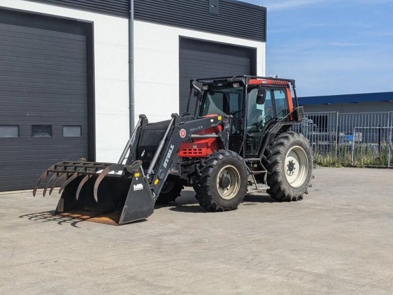 Traktor of the type Valtra 6200 6200, Gebrauchtmaschine in Groningen (Picture 1)