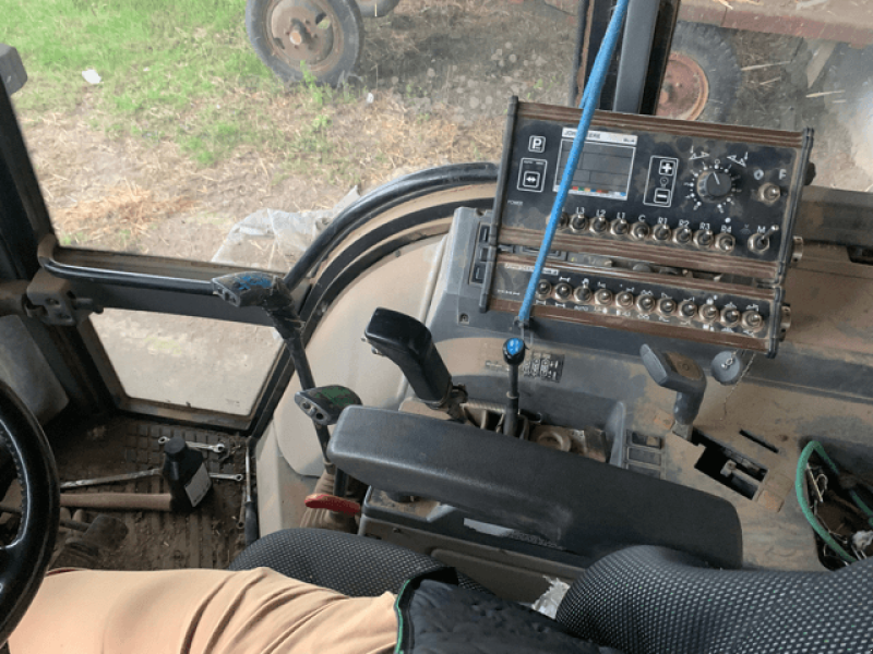 Traktor tip Valtra 6250, Gebrauchtmaschine in Richebourg (Poză 7)