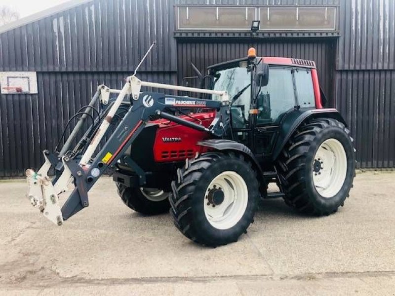 Traktor del tipo Valtra 6400, 2004, 5350 uur, voorlader! KOMT BINNEN!, Gebrauchtmaschine In Marknesse (Immagine 1)