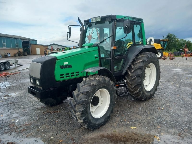 Traktor van het type Valtra 6400, Gebrauchtmaschine in Nieheim Kreis Höxter (Foto 1)