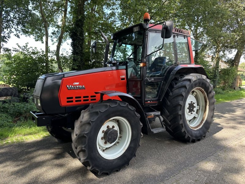 Traktor of the type Valtra 6400, Gebrauchtmaschine in Rossum (Picture 1)