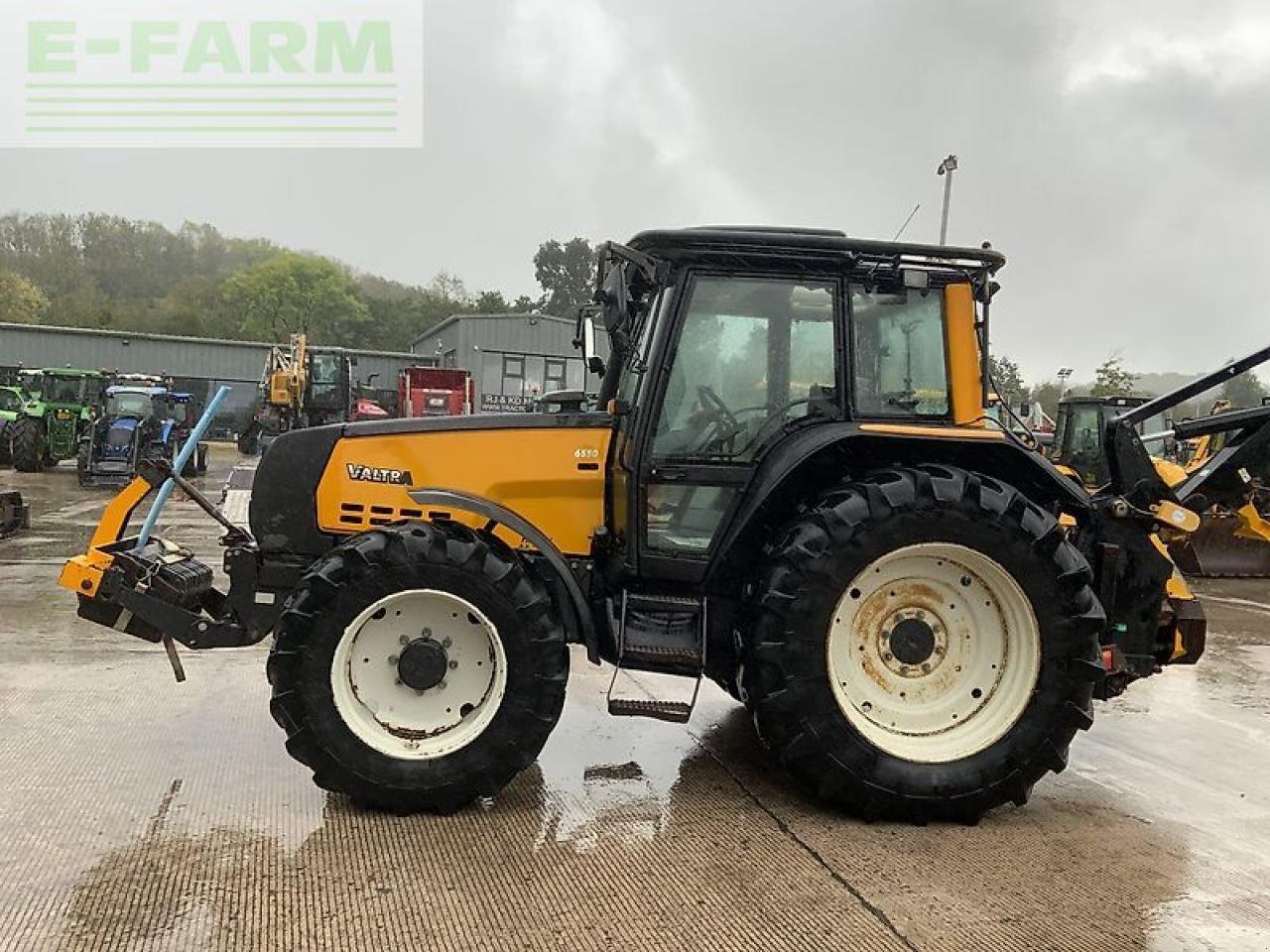 Traktor от тип Valtra 6550 twin-track reverse drive tractor (st21217), Gebrauchtmaschine в SHAFTESBURY (Снимка 2)