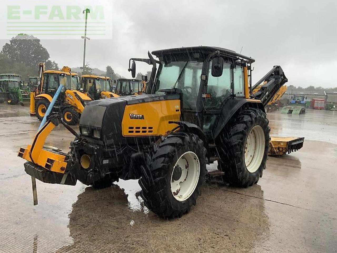 Traktor van het type Valtra 6550 twin-track reverse drive tractor (st21217), Gebrauchtmaschine in SHAFTESBURY (Foto 3)