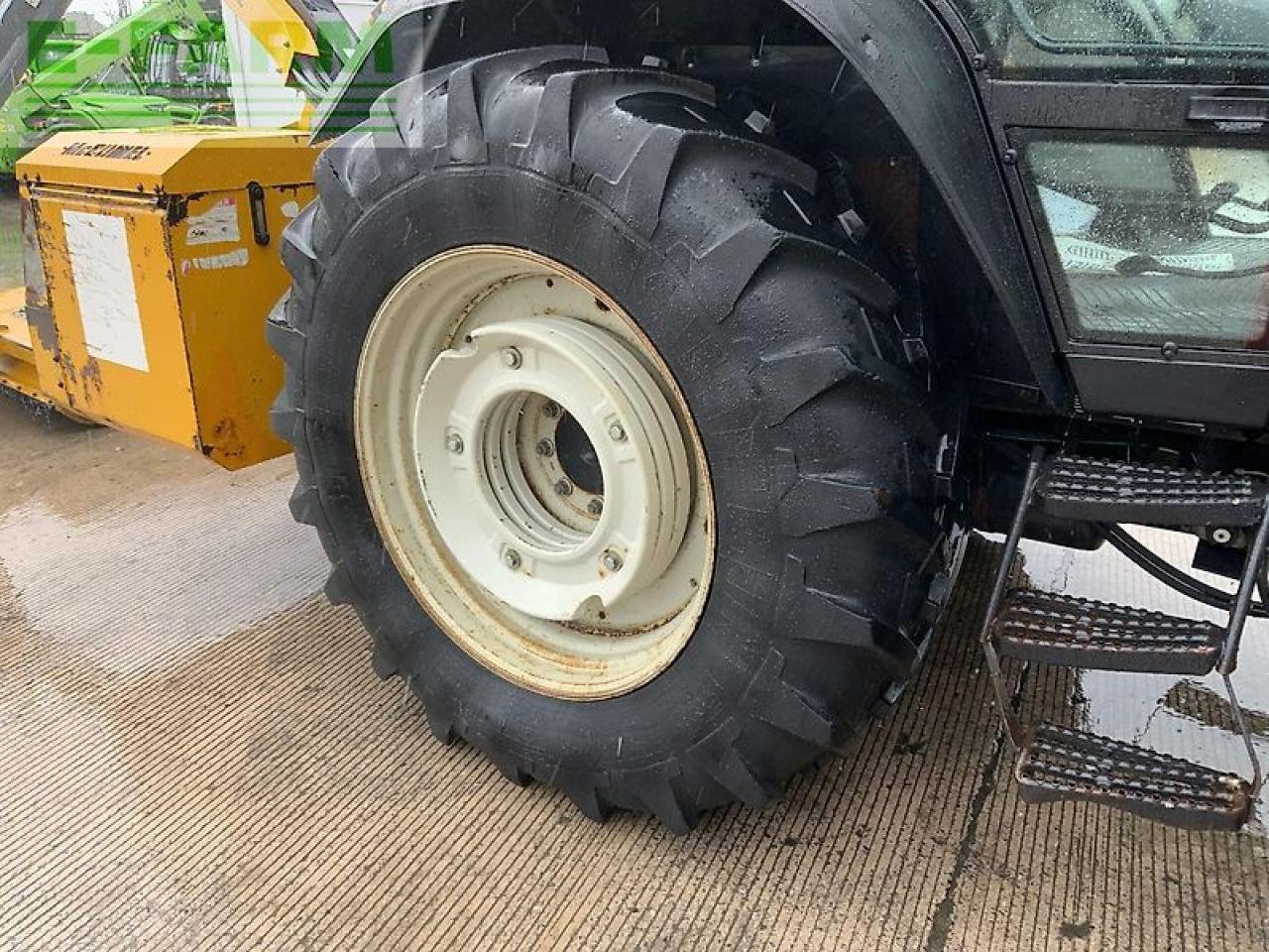 Traktor van het type Valtra 6550 twin-track reverse drive tractor (st21217), Gebrauchtmaschine in SHAFTESBURY (Foto 15)