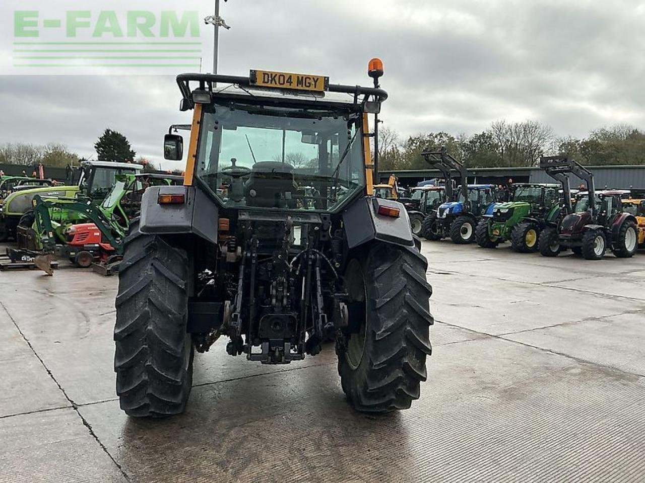 Traktor Türe ait Valtra 6550 twin-track reverse drive tractor (st21217), Gebrauchtmaschine içinde SHAFTESBURY (resim 3)