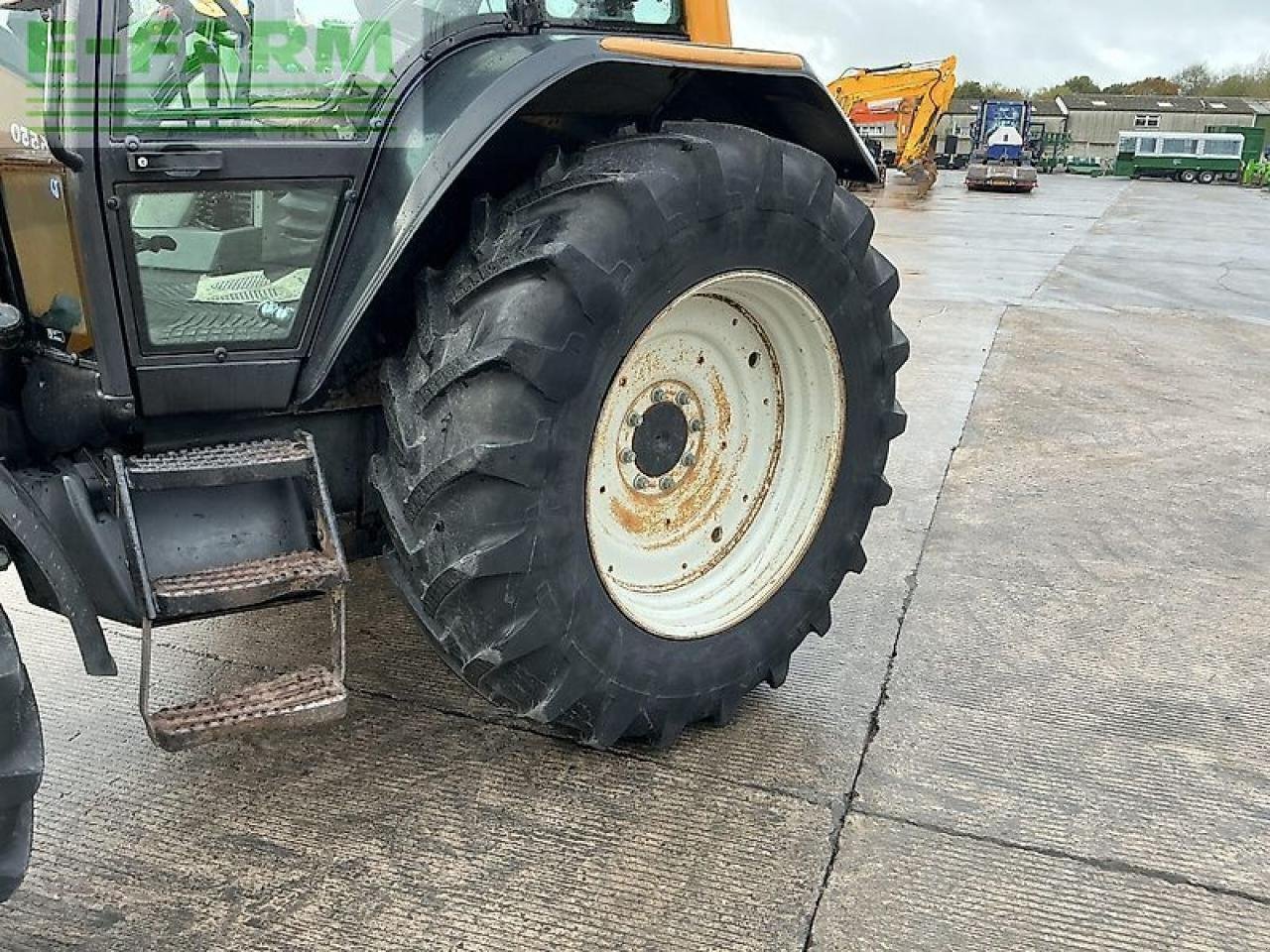 Traktor of the type Valtra 6550 twin-track reverse drive tractor (st21217), Gebrauchtmaschine in SHAFTESBURY (Picture 16)