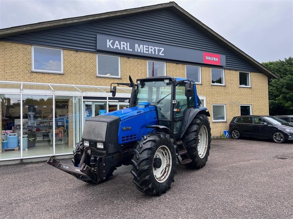 Traktor of the type Valtra 8050 HiTech Rigtigt flot Valtra 8050, Gebrauchtmaschine in Sakskøbing (Picture 1)