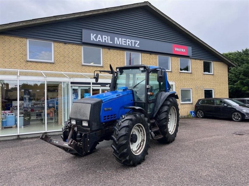 Traktor del tipo Valtra 8050 HiTech Rigtigt flot Valtra 8050, Gebrauchtmaschine en Sakskøbing (Imagen 1)