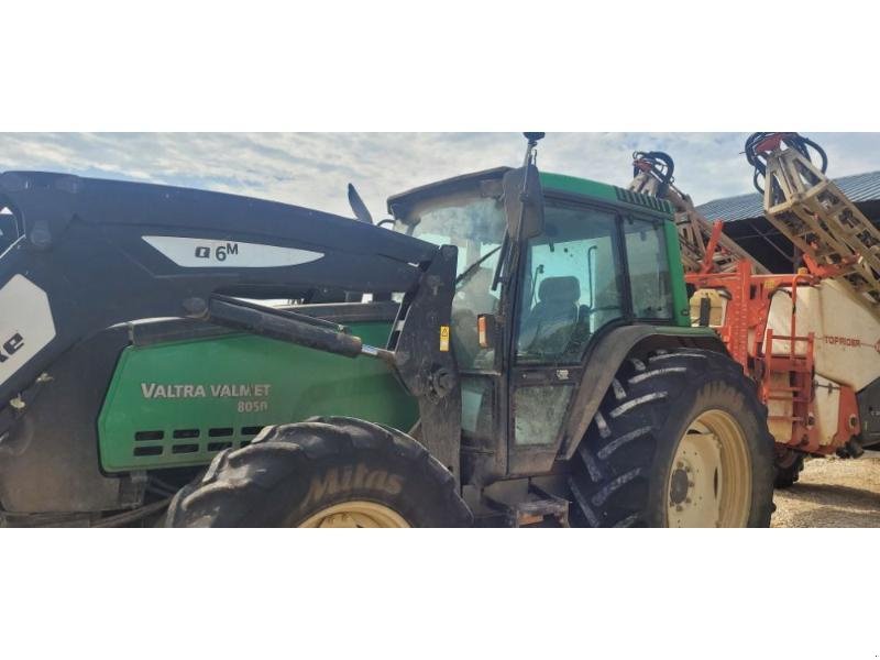 Traktor типа Valtra 8050, Gebrauchtmaschine в BRAY en Val (Фотография 3)